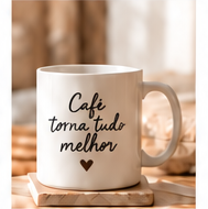 Caneca clara com frase e pequeno coração